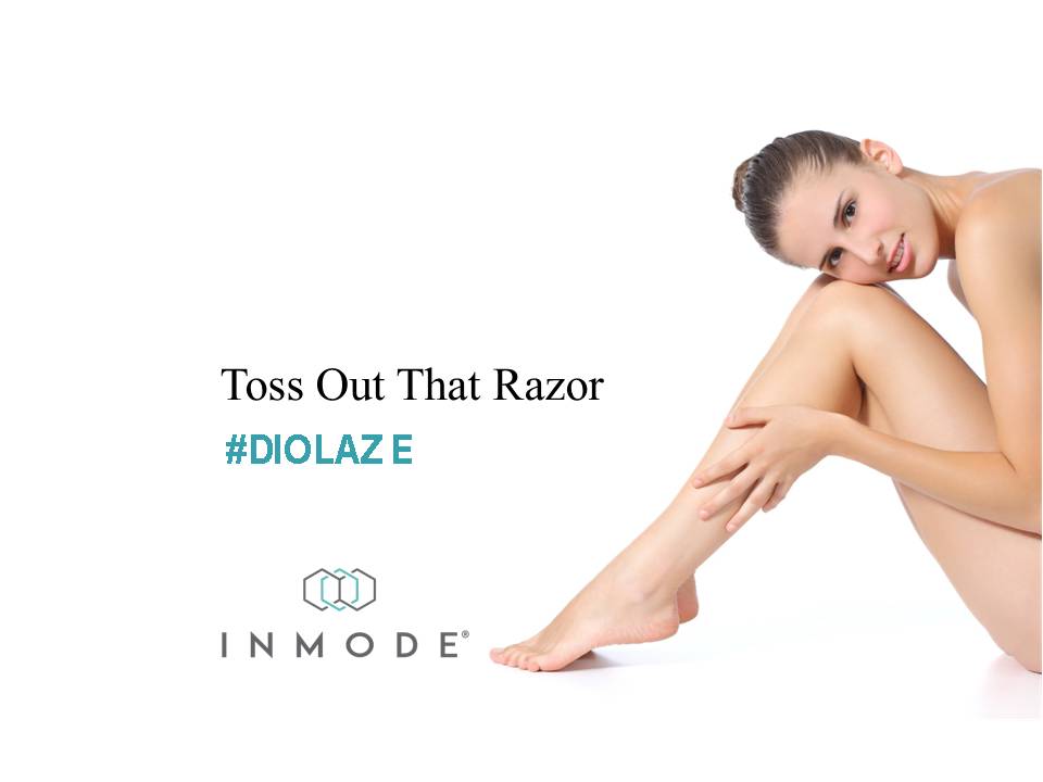 Junge Dame streicht über ihren Unterschenkel nach einer schmerzfreien dauerhaften Entfernung der nicht erwünschten Haare mit dem Dioden Laser von InMode. Beschriftung „ Tross Out That Razor, #Diolaze, 1nMode“