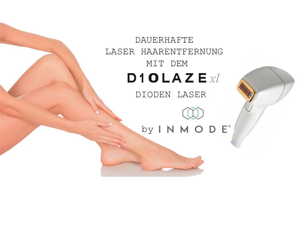 Junge Dame begutachtet ihre Unterschenkel nach der Behandlung mit der modernsten und weltweit führenden Laser Haarentfernungstechnologie Diolaze XL. Im Hintergrund die Beschriftung „ Dauerhafte Laser Haarentfernung mit dem Diolaze XL Dioden Laser by 1nMode“